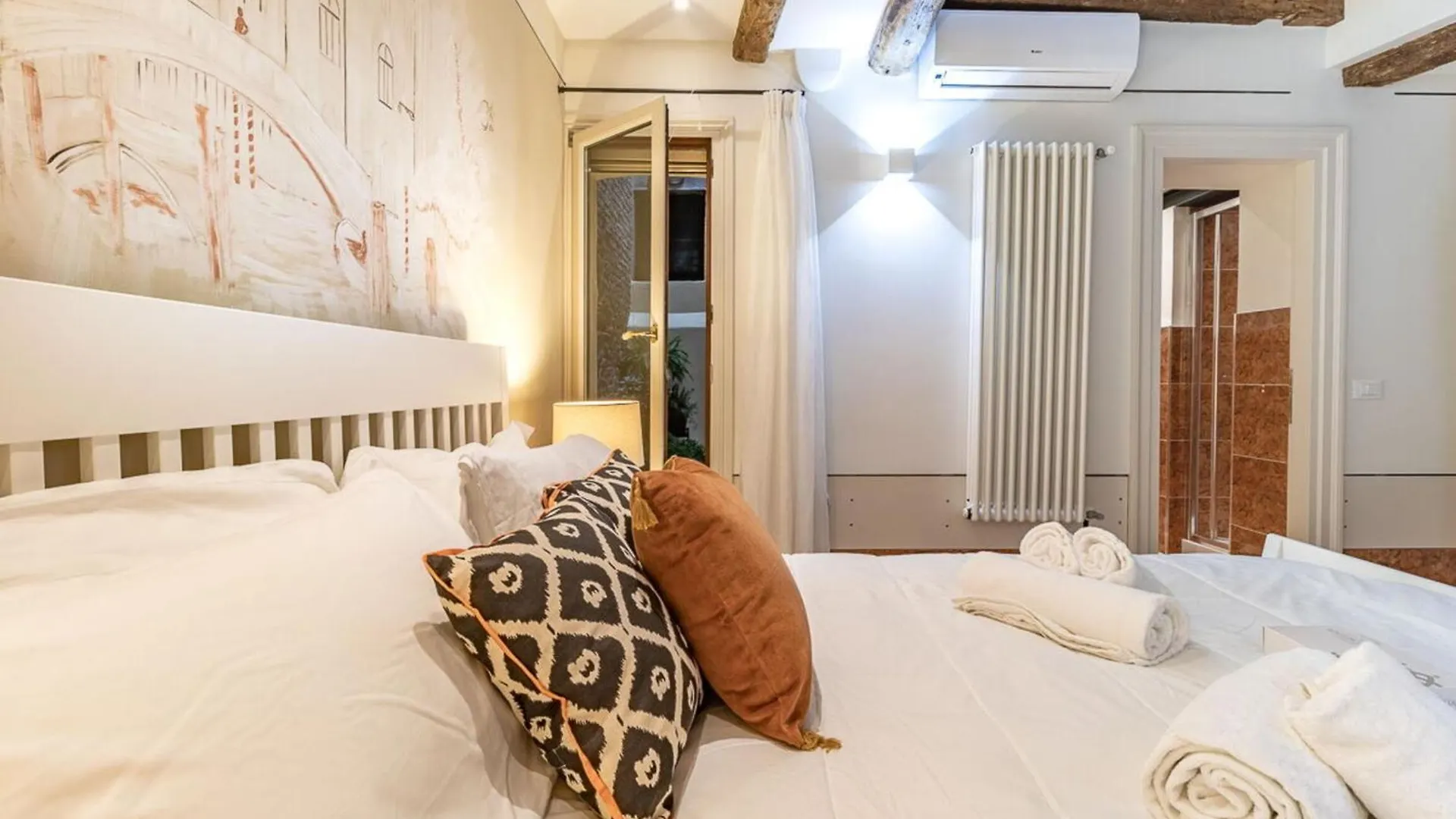 Italian Experience-Rio San Lorenzo Boutique Apartment Venice 0*,  Italy